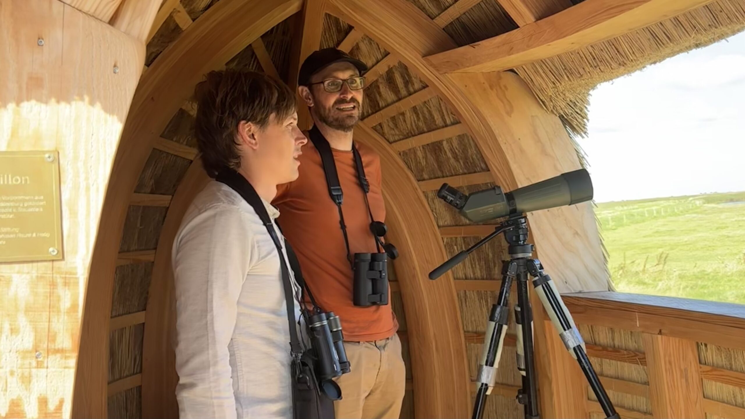 Heiko Knopf und Jan Peters im Moorpavillon in den Karrendorfer Wiesen
